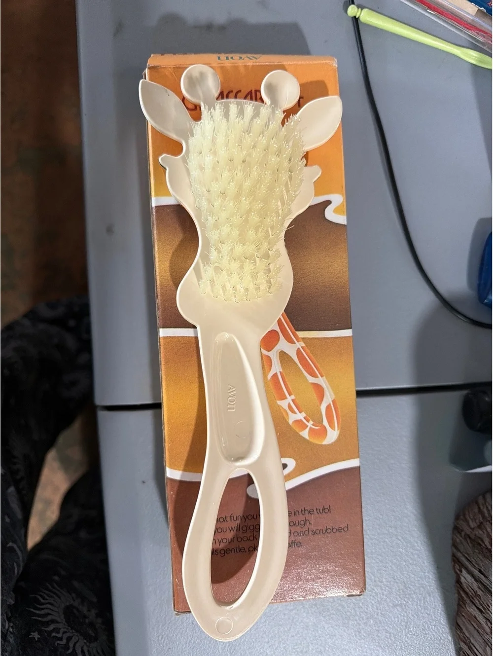 Vintage Giraffe Bath Brush with Blue Eyes and Long Handle